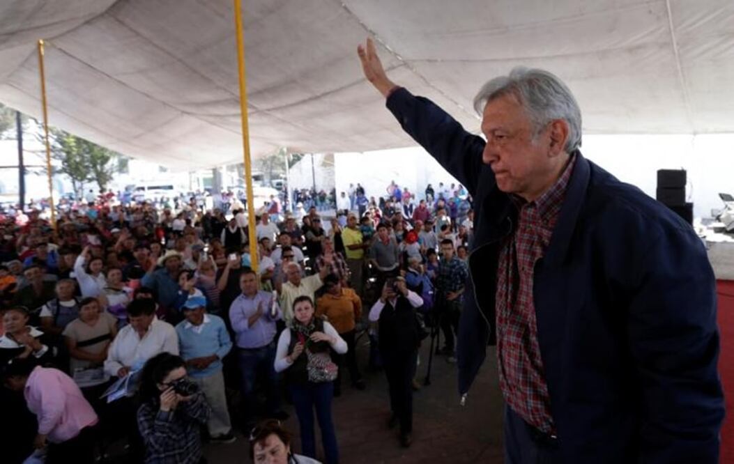 Andres Manuel Lopez Obrador, leader of the National Regeneration Movement (MORENA) party, waves after giving a speech to supporters in Tlapanoloya, Mexico, January 25, 2017. REUTERS/Henry Romero