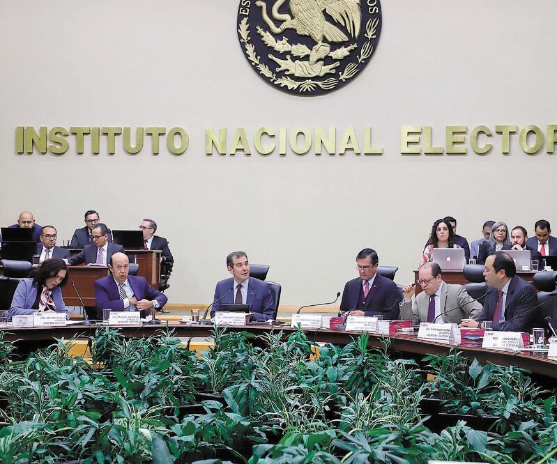 Dos mujeres y dos hombres serán nombrados para ocupar un espacio en el Consejo General del Instituto Nacional Electoral durante nueve años. Foto: ARCHIVO EL UNIVERSAL