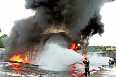 Escenario real. Aprenden a combatir el fuego  