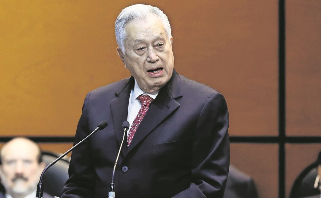 Las dos primeras solicitudes de Manuel Bartlett se rechazaron por incumplir los requisitos. Foto: Diego Simón. EL UNIVERSAL