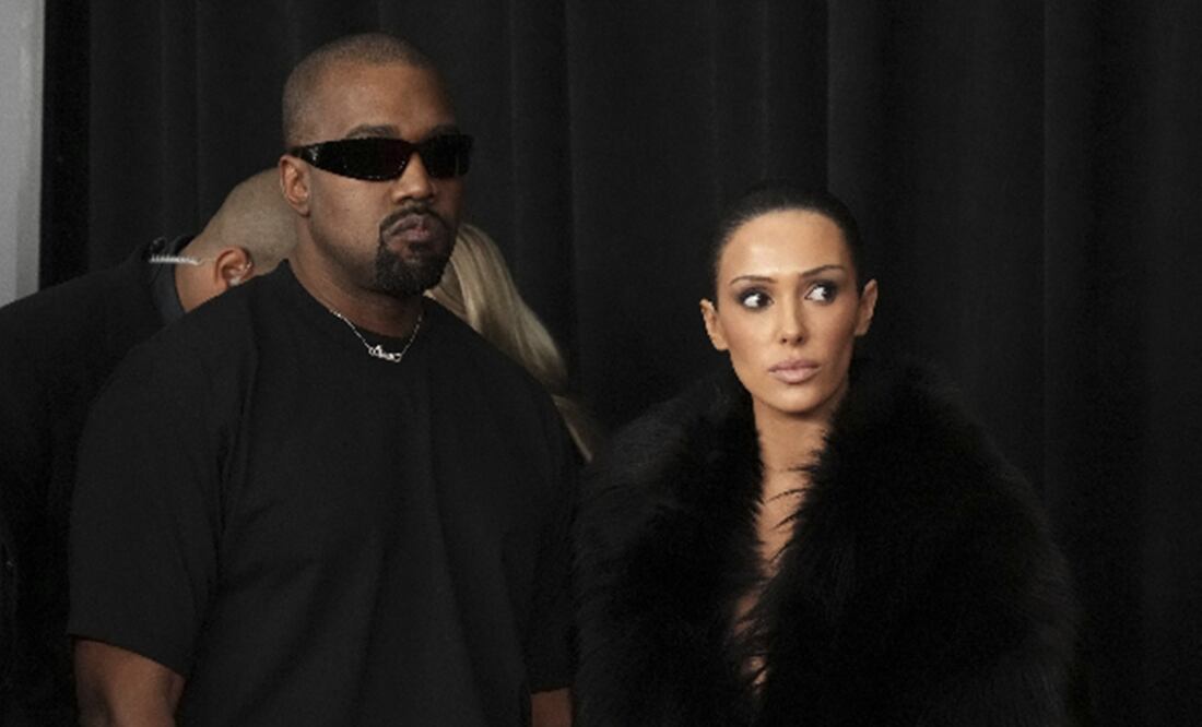 Bianca Censori y Kanye West sorprendieron en su aparición en los Premios Grammy 2025 en Los Ángeles. Foto: Jordan Strauss/Invision/AP.