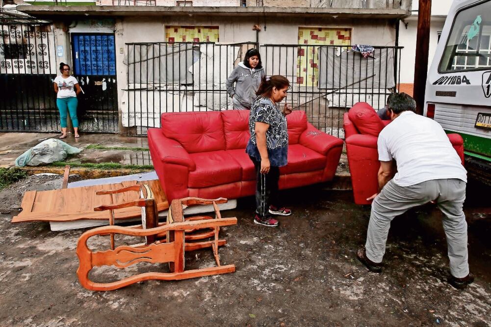 El oficial mayor informó que el reporte ante la aseguradora se realizó un día después de las lluvias que afectaron 900 viviendas de Iztapalapa (ESPECIAL)