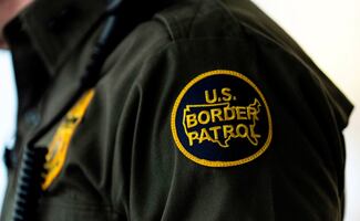 Mexicano se declara culpable de suplantar agente fronterizo; seguía operativos para entorpecer deportaciones