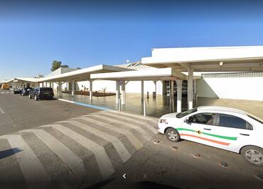 Ráfagas de viento tumban techo de aeropuerto en Mexicali; suspenden actividades