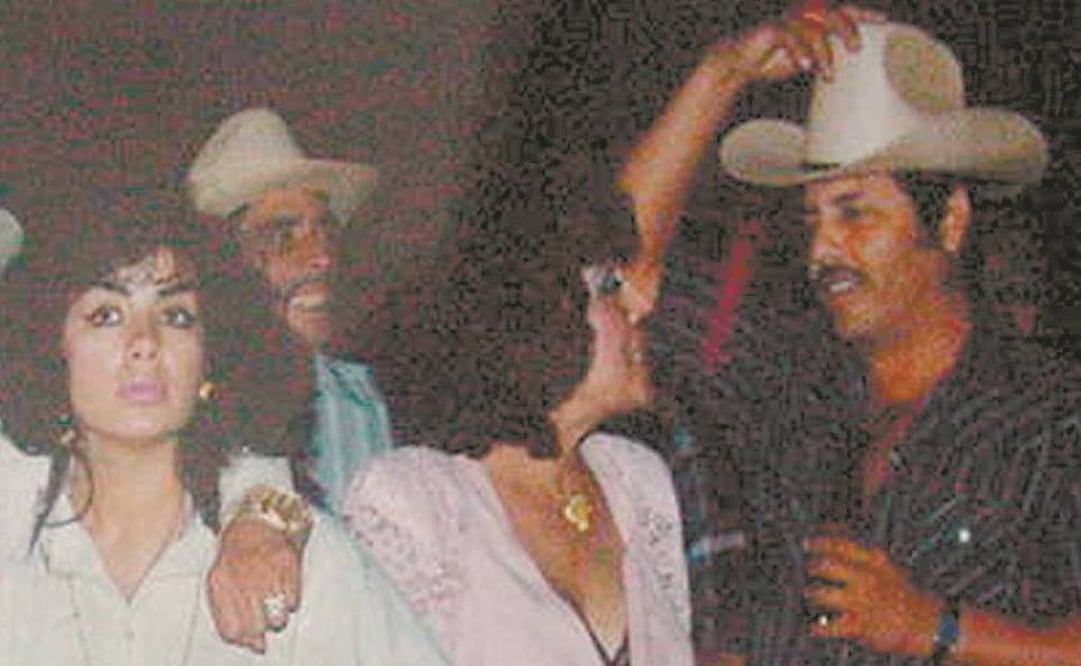 Ismael "El Mayo" Zambada (der.) se apoya en seis mujeres para manejar las áreas empresarial, financiera, jurídica y social, y así lavar dinero. Foto: ARCHIVO EL UNIVERSAL