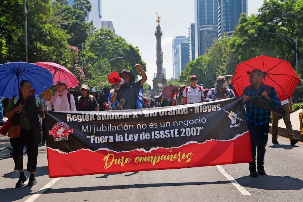 La CNTE es un actor político que tiene la intención de ganar plazas, aumento salarial y la derogación de la Ley del ISSSTE en el marco del Mundial, asegura experta. Foto: Luis Camacho / EL UNIVERSAL