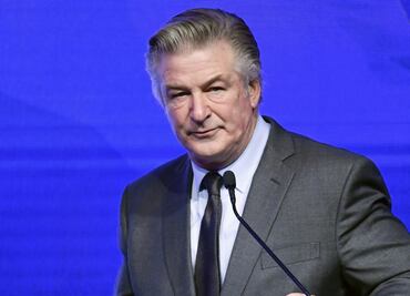Alec Baldwin está en la mira, lo señalan culpable de tragedia en el set de "Rust"
