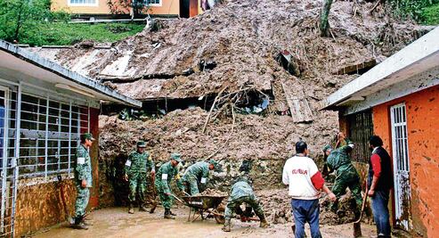 Protección Civil confirma 38 muertos por "Earl"