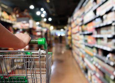 Confianza del consumidor liga 6 meses a la baja en abril; no ocurría desde hace 17 años