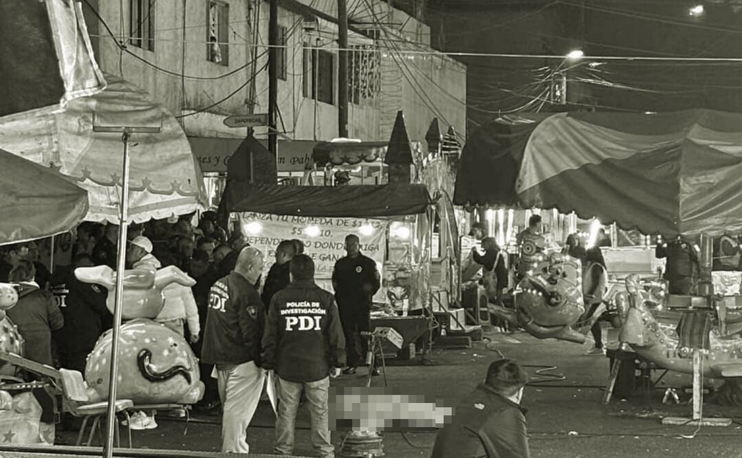 Elementos policiales desalojaron el área, acordonaron la zona donde quedó el cuerpo y lo cubrieron con una sábana. Foto: Especial