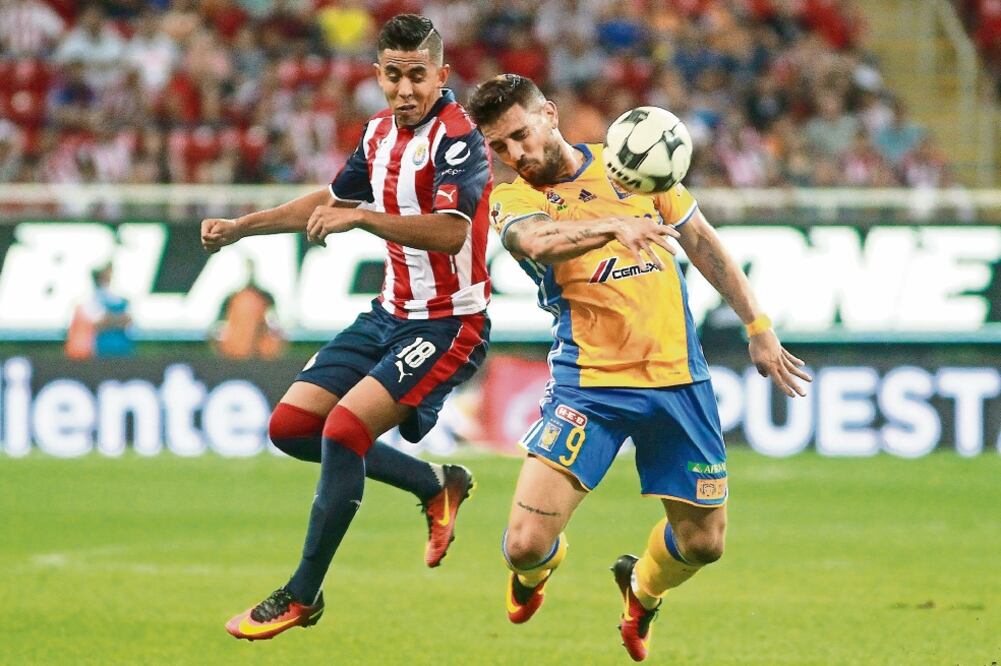 Guadalajara y Tigres se preparan para iniciar una batalla épica en busca del galardón del balompié nacional. (ALFREDO MOYA. JAM MEDIA)