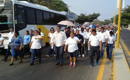 Marcha sector salud en Istmo en apoyo de los maestros