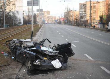 Indigna video de tanque aplastando a conductor y auto en Ucrania