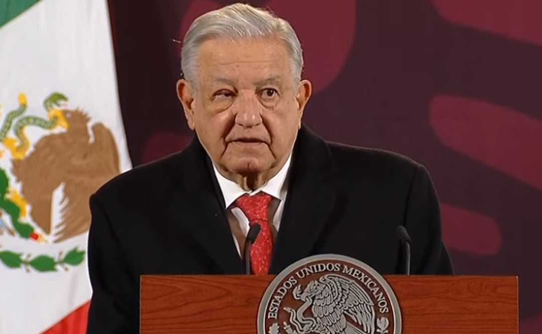 López Obrador volvió a aparecer este lunes con una infección en el ojo derecho. Foto: Especial