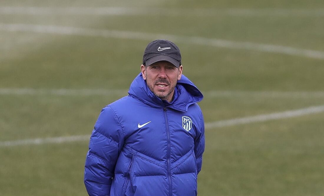 Diego Pablo Simeone ultimando detalles para el derbi / Foto: EFE