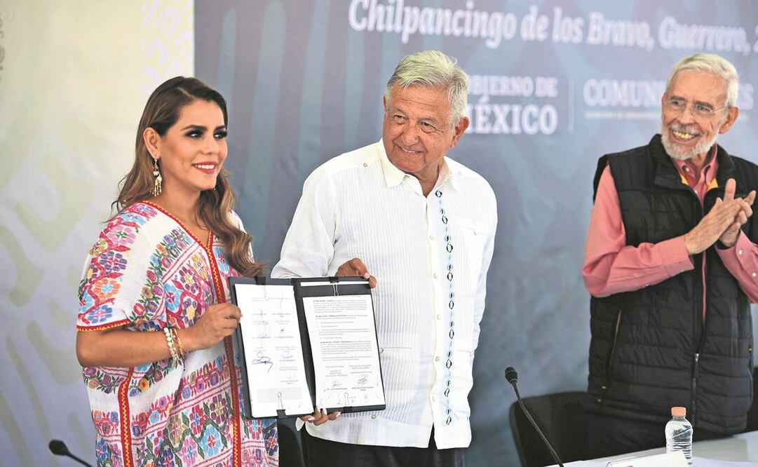 El presidente López Obrador y la gobernadora de Guerrero, Evelyn Salgado, en el arranque del progama de pavimentación en el estado. Foto: Presidencia.