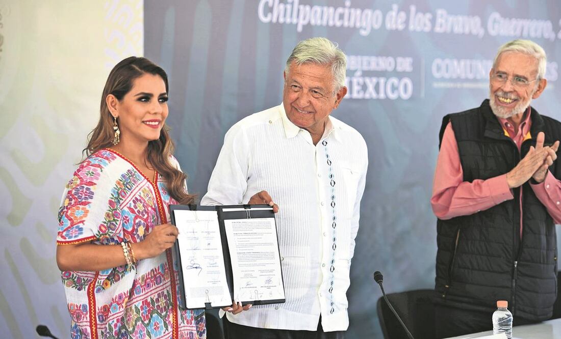 El presidente López Obrador y la gobernadora de Guerrero, Evelyn Salgado, en el arranque del progama de pavimentación en el estado. Foto: Presidencia.