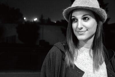 Abandona escuela para poder cantar