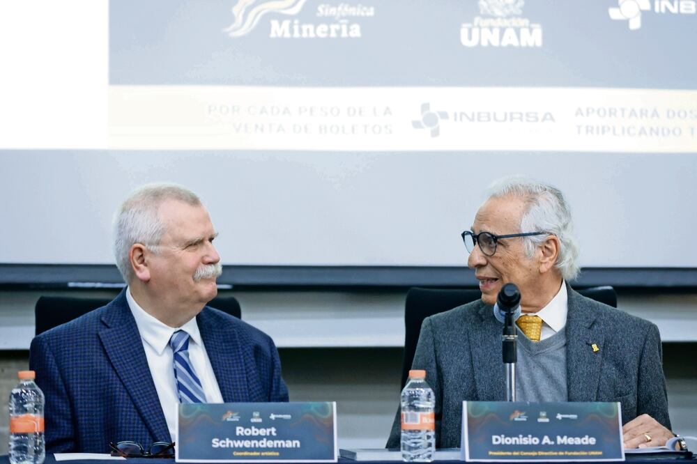 Robert William Schwendeman, coordinador de la Sinfónica de Minería, y Dionisio Meade, presidente de Fundación UNAM, en conferencia de prensa. Foto: fernanda Rojas / EL UNIVERSAL