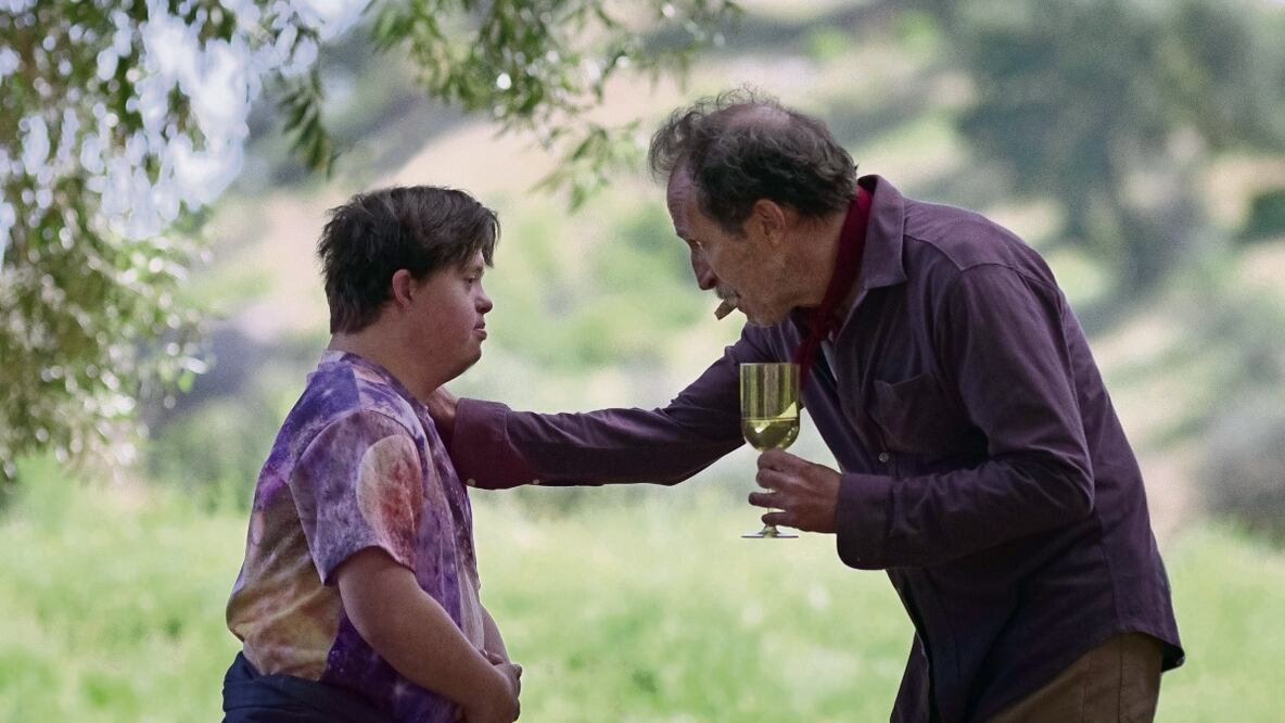 Daniel comparte pantalla con Ricardo Selmen. Foto: Netflix