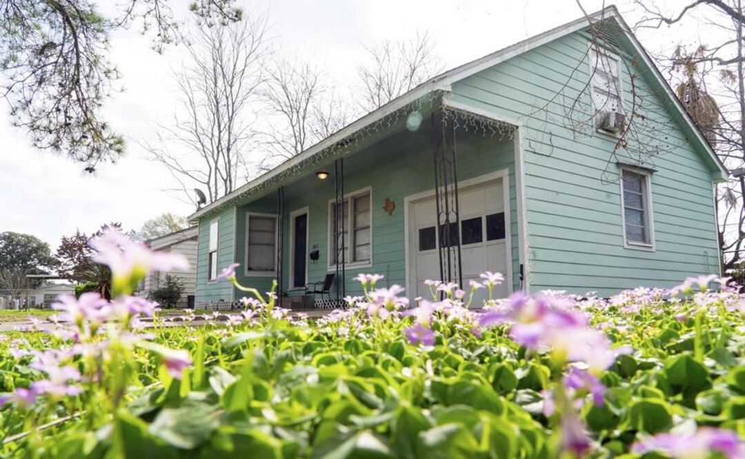 Una casa en Galena Park, Texas, donde el día anterior hubo un tiroteo que dejó cuatro personas muertas, incluyendo el agresor. Foto: AP  