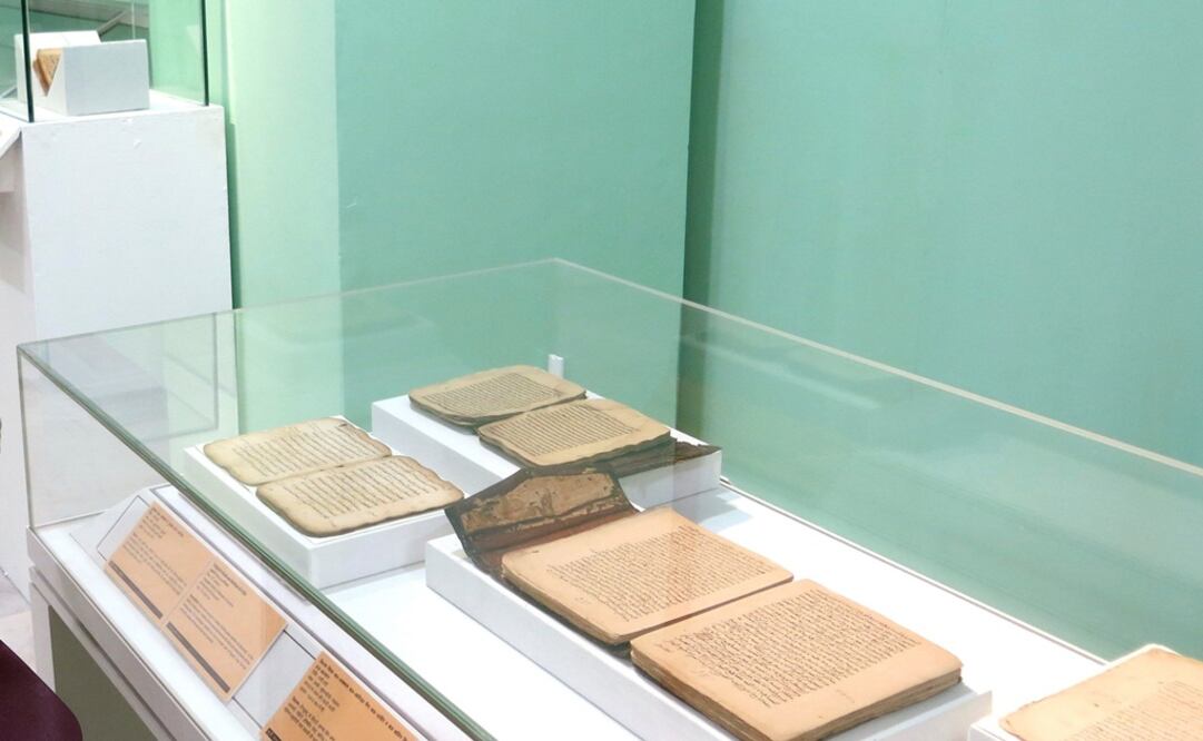 La exposición compuesta por 25 de estos manuscritos. Foto: EFE