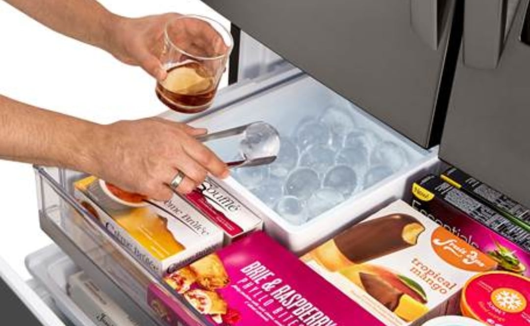 El refrigerador con fábrica de hielos esféricos de LG fue reconocido con un CES Innovation Award, galardón que se otorga a los avances tecnológicos más relevantes