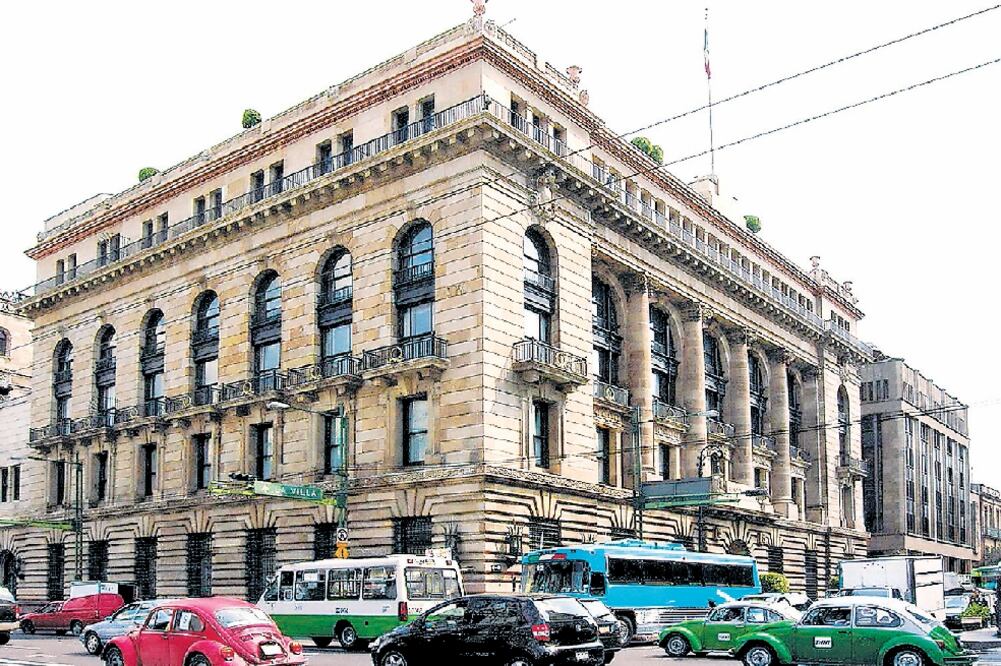 Los recursos que entregará Banxico se generaron en parte por la utilidad cambiaria, opinó el Instituto Mexicano de Contadores Públicos (ARCHIVO EL UNIVERSAL)