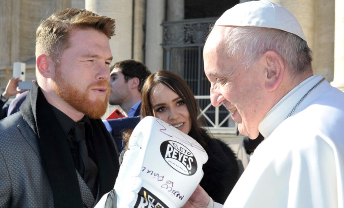 Twitter. 'Canelo' Álvarez durante su visita al Vaticano