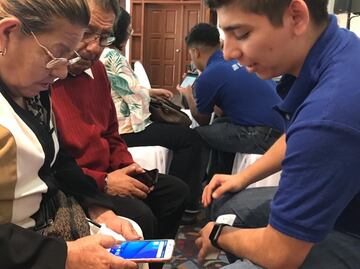 Programa #Reconectados reduce brecha digital para adultos mayores