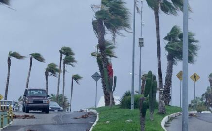 Huracán Norma se intensifica nuevamente a categoría 3; aerolíneas cancelan operaciones en Los Cabos, BCS