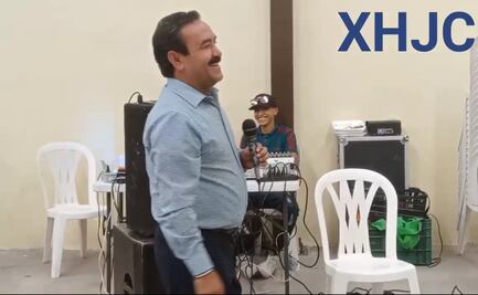 Critican a edil de Valle de Chalco por "bromear" sobre periodistas fallecidos; afirman que video fue editado