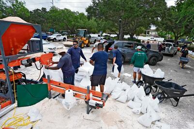 Florida ordena evacuaciones ante llegada del huracán Idalia