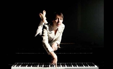 Jeanne Cherhal conquista al Cervantino con su voz y su piano