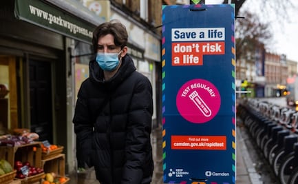 Inglaterra busca eliminar cuarentenas para pacientes con Covid-19 a finales de febrero