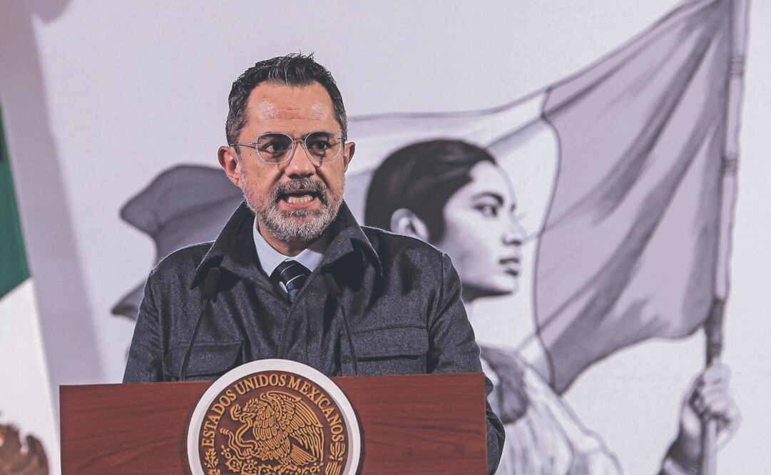 Iván Escalante, titular de Profeco, dijo que el precio de la gasolina está entre 23.50 y 24 pesos por litro. Foto: de Gabriel Pano. El Universal