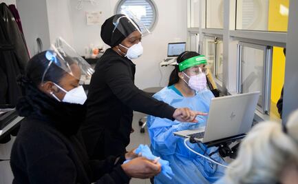 EU exigirá pruebas negativas de Covid-19 a viajeros interacionales: WSJ