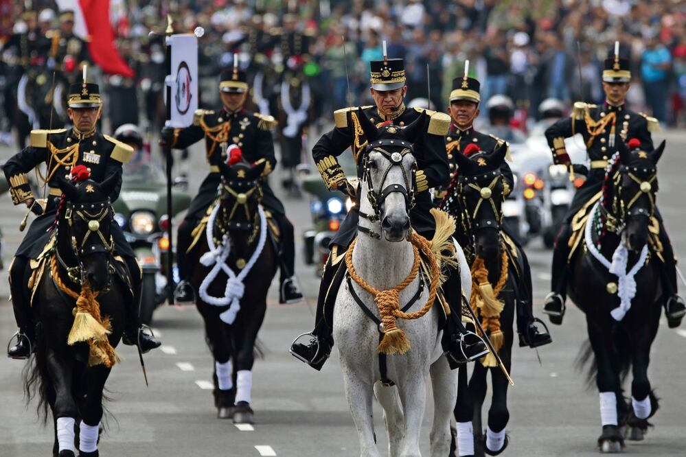 Las Fuerzas Armadas se han guiado a lo largo de la historia por los preceptos de unidad y esfuerzo colectivo, dijo el titular de la Sedena. Foto: Carlos Mejía / El Universal