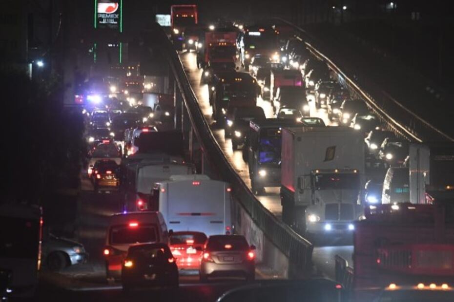 Policías retiran manifestación de transportistas en la México-Pachuca