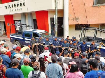 Se enfrentan militares y civiles armados en la Sierra de Chiapas; retienen a 14 policías municipales