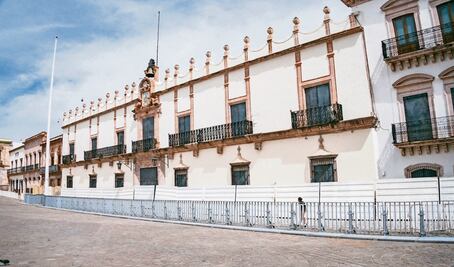 Sube tensión entre colectivas y gobierno por  marcha del 8M