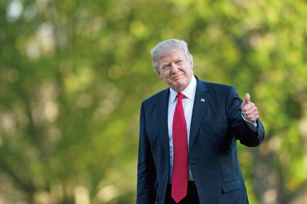 Según Trump, el “abuso generalizado” en el sistema migratorio hace que trabajadores de EU sean reemplazados por extranjeros (EFE)