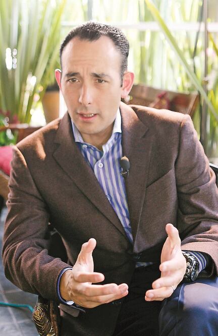 Roberto Gil Zuarth (PAN) coincide en que el protocolo propuesto permitirá actuar preventivamente para evitar la infiltración del crimen en candidaturas (Especial)