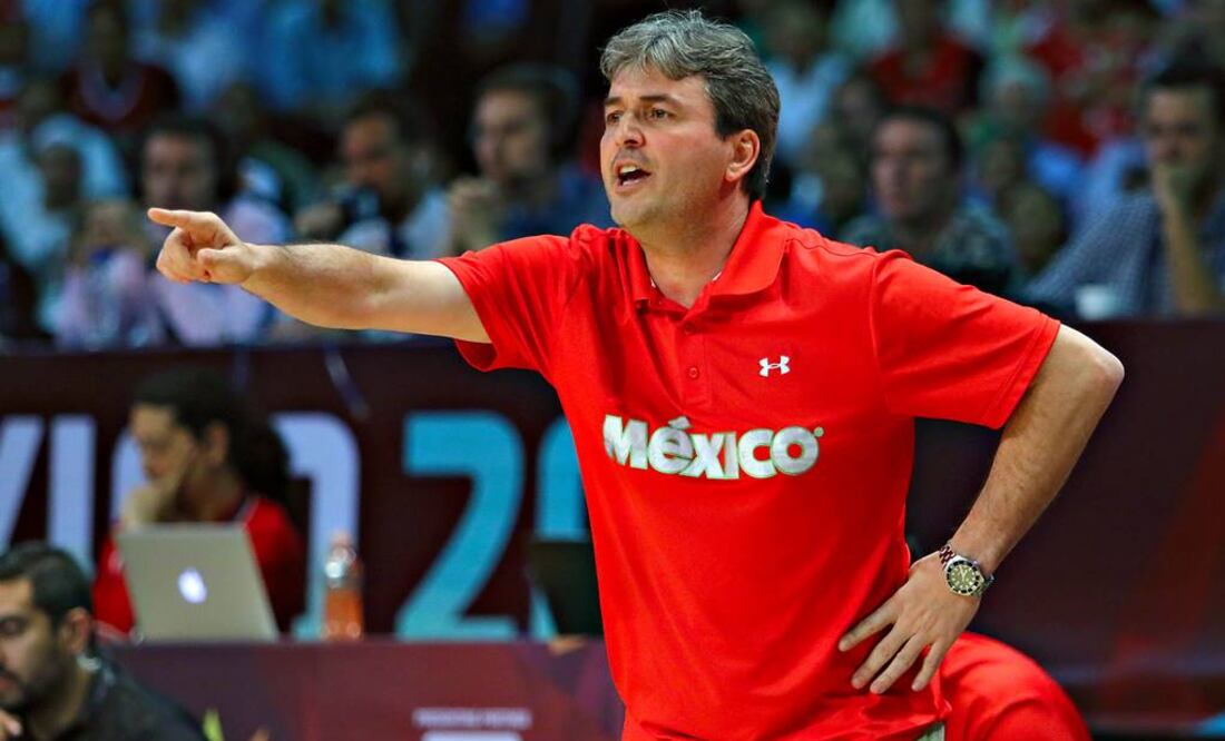 Valdeolmillos aclara su situación con el Tri de basquetbol