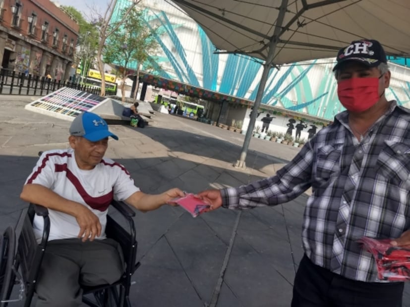 Tapabocas: del estudio del artista hasta el vendedor callejero