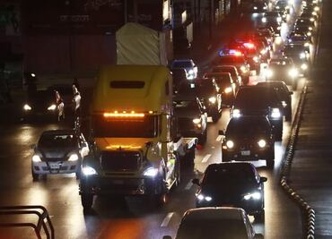 Jirafa Benito inicia viaje de 50 horas rumbo a Africam Safari en Puebla