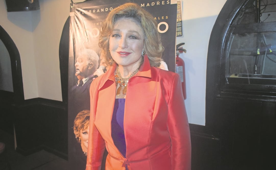 La intérprete dijo que preparó varias canciones en popurrís para que al público le traiga recuerdos. Foto: Armando Pereda / EL UNIVERSAL