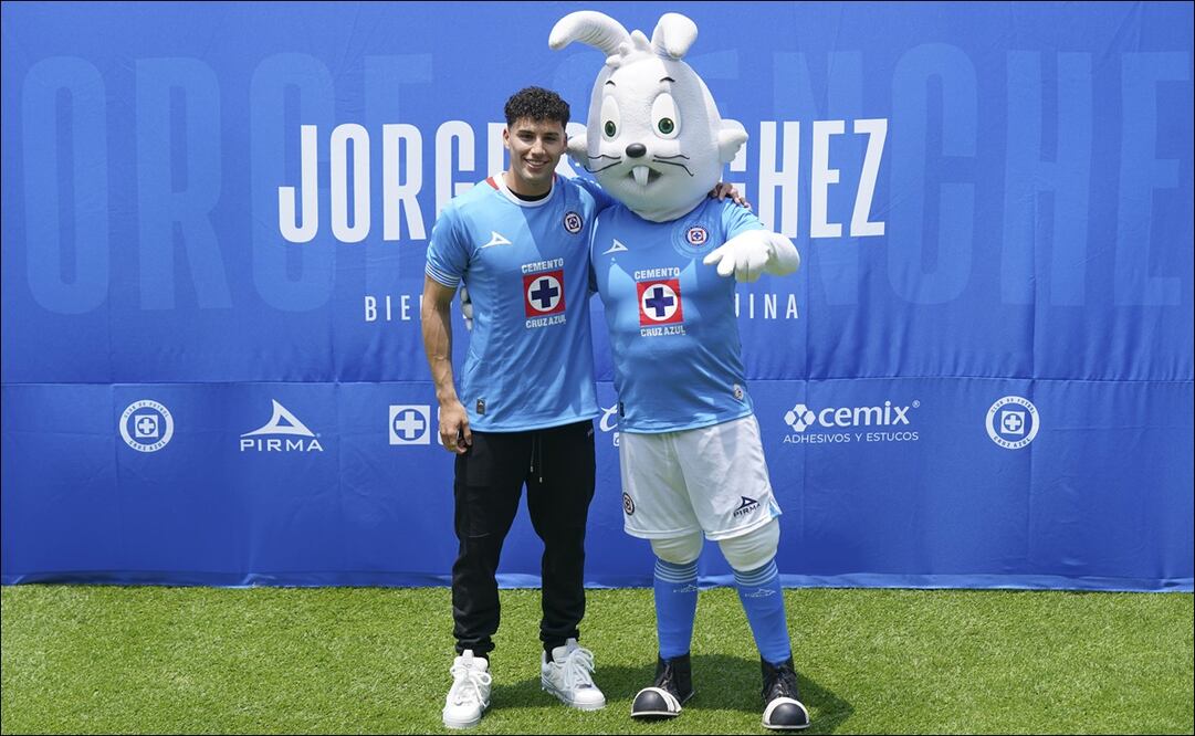 Jorge Sánchez en su presentación como jugador del Cruz Azul / Foto: Imago7