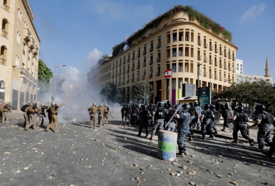 El Foco. Nos está cayendo como patada de mula