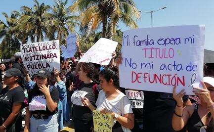 Protestan en Veracruz por asesinato de estudiantes y chofer en Puebla
